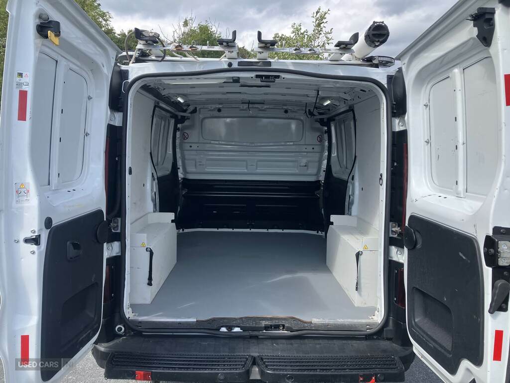 Vauxhall Vivaro Mpv Silver #7