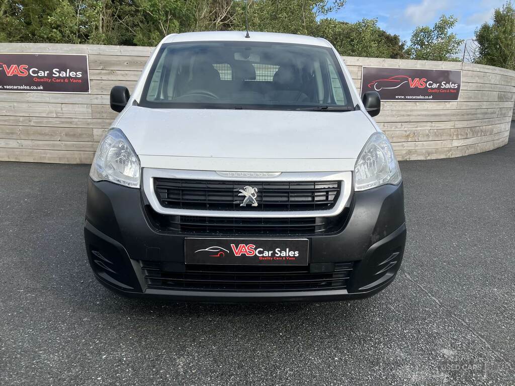 Peugeot Partner 715 S 1.6 Bluehdi 100 Crew Van White #2