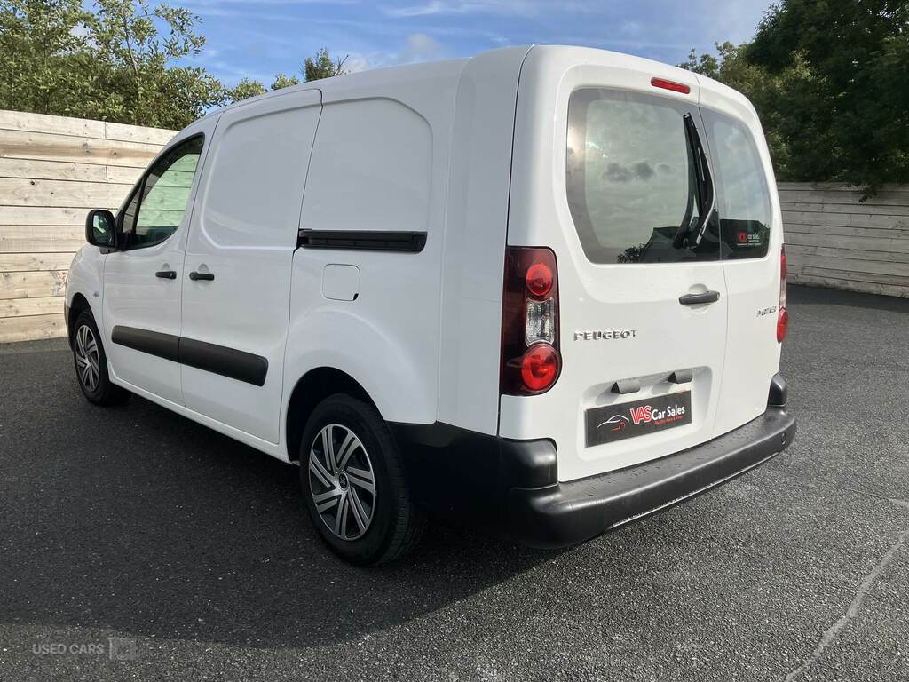 Peugeot Partner 715 S 1.6 Bluehdi 100 Crew Van White #4