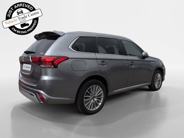 Mitsubishi Outlander 2.4H Twinmotor 13.8Kwh Dynamic Suv Plug Grey #3