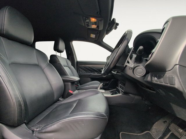 Mitsubishi Outlander 2.4H Twinmotor 13.8Kwh Dynamic Suv Plug Grey #5