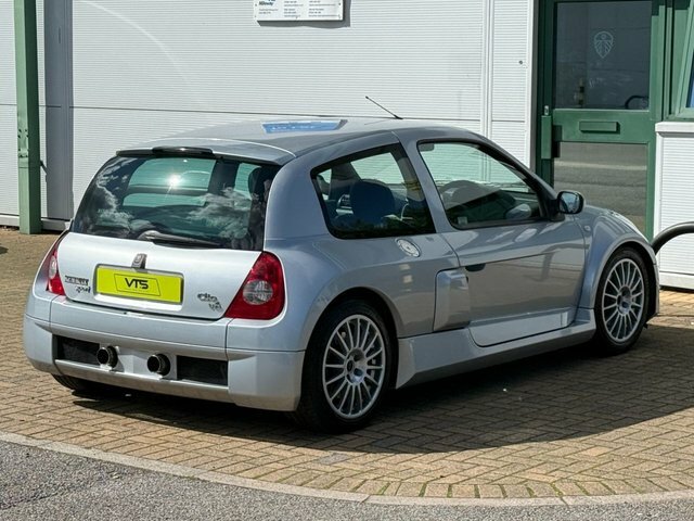 Renault Clio 2001 3.0 V6 24V Renaultsport Hatchback Silver #3