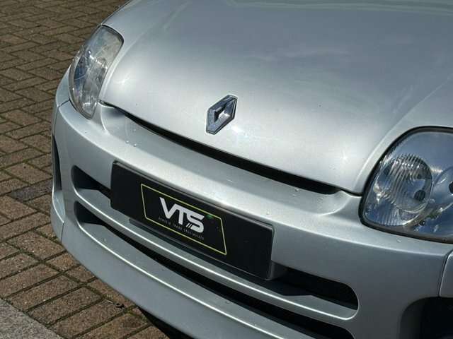 Renault Clio Hatchback 1.4 16V Etoile 2001Y #18