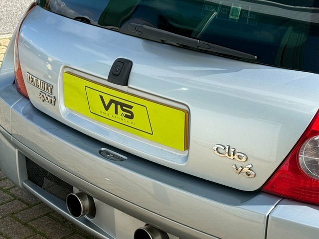 Renault Clio Hatchback 1.4 16V Etoile 2001Y #16