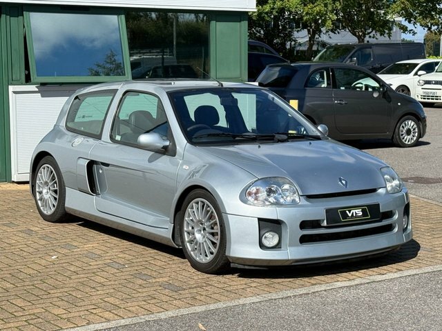 Renault Clio Hatchback 1.4 16V Etoile 2001Y #8