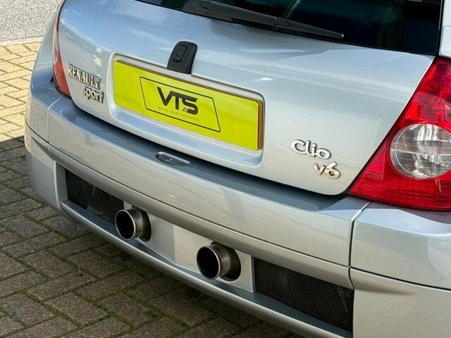 Renault Clio 2001 3.0 V6 24V Renaultsport Hatchback Silver #5