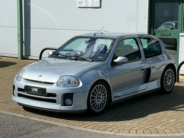 Renault Clio 2001 3.0 V6 24V Renaultsport Hatchback Silver #6