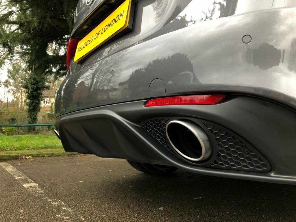 Alfa Romeo Giulia  Black #23