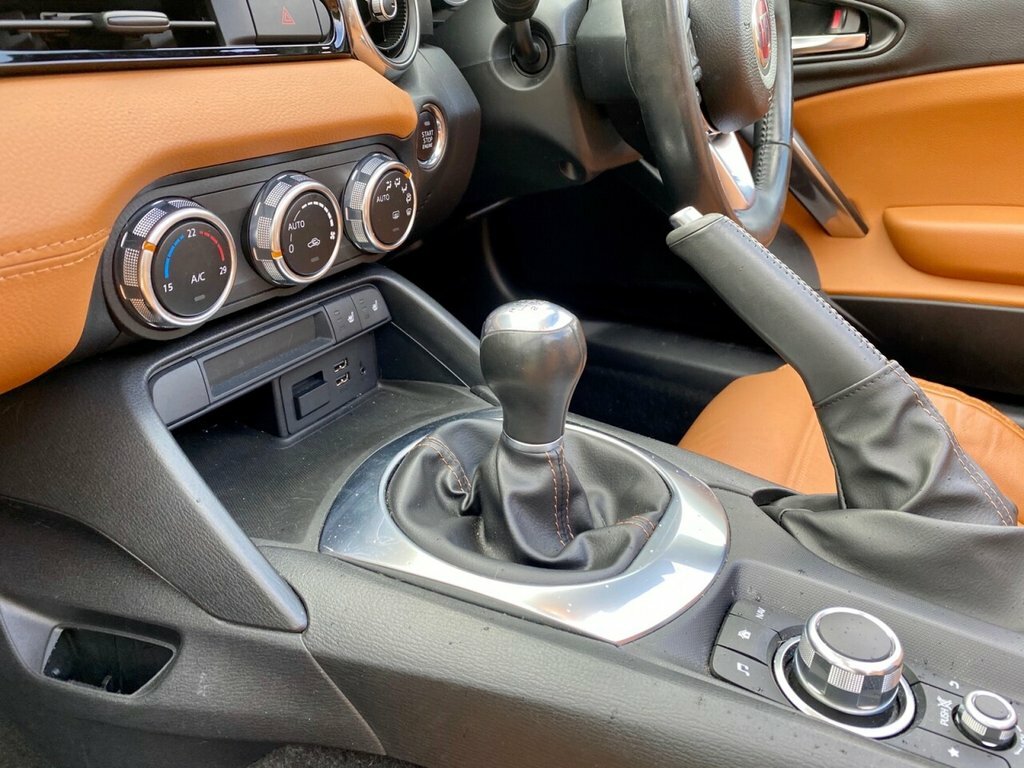 Fiat 124 Spider Petrol White #26
