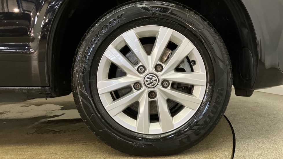 Volkswagen Transporter Highline Black #5