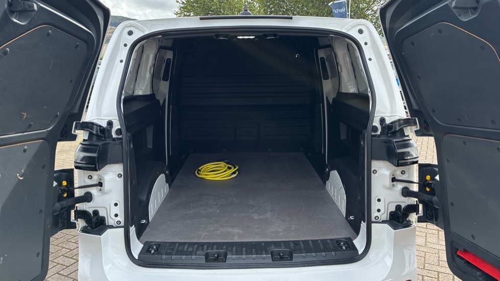 Volkswagen ID.Buzz Commerce White #4