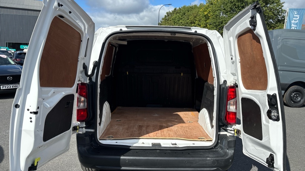 Peugeot Partner Mpv NV69KNU White #4
