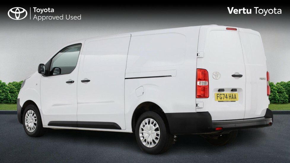 Toyota PROACE Icon White #4