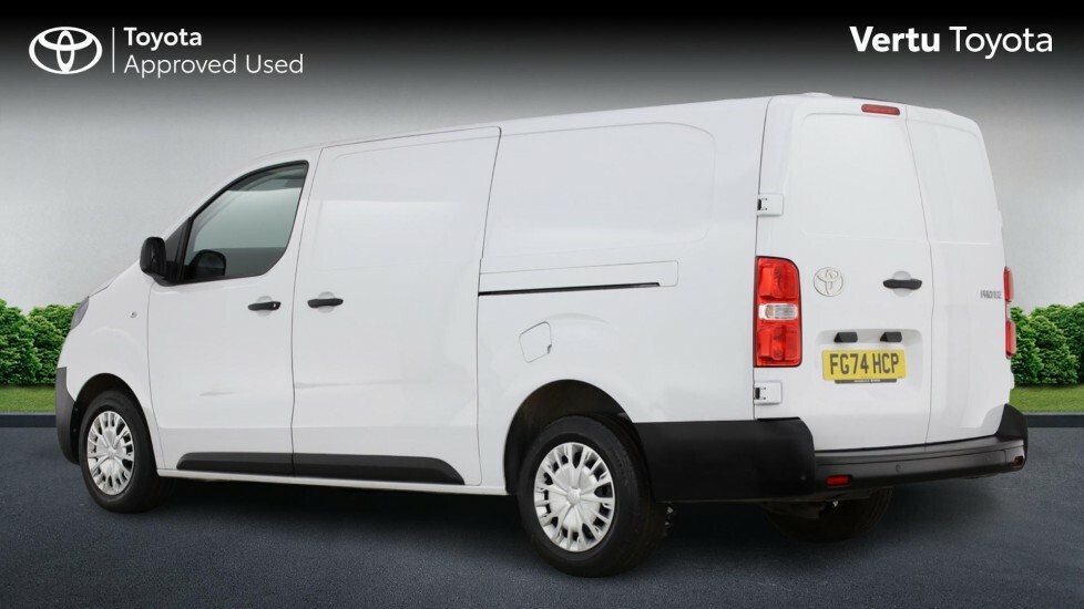 Toyota PROACE Icon White #4