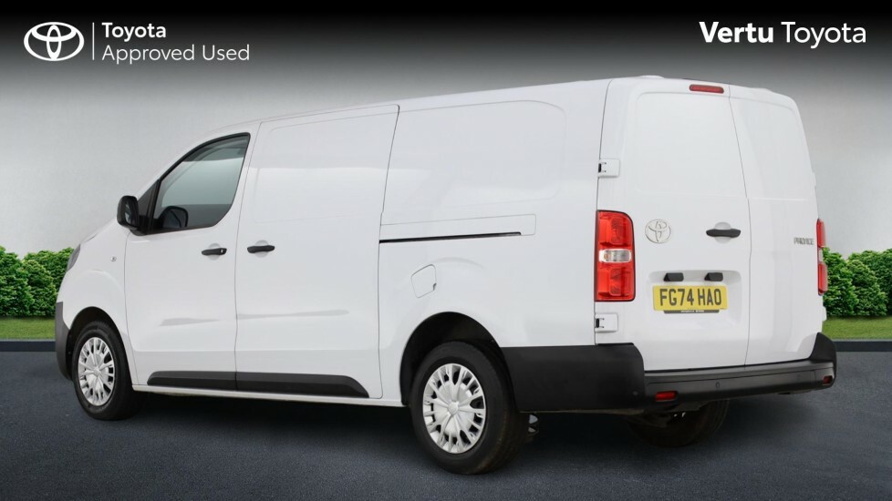Toyota PROACE Icon White #4