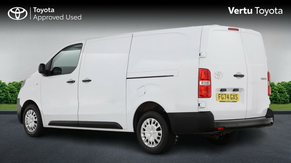 Toyota PROACE Icon White #4