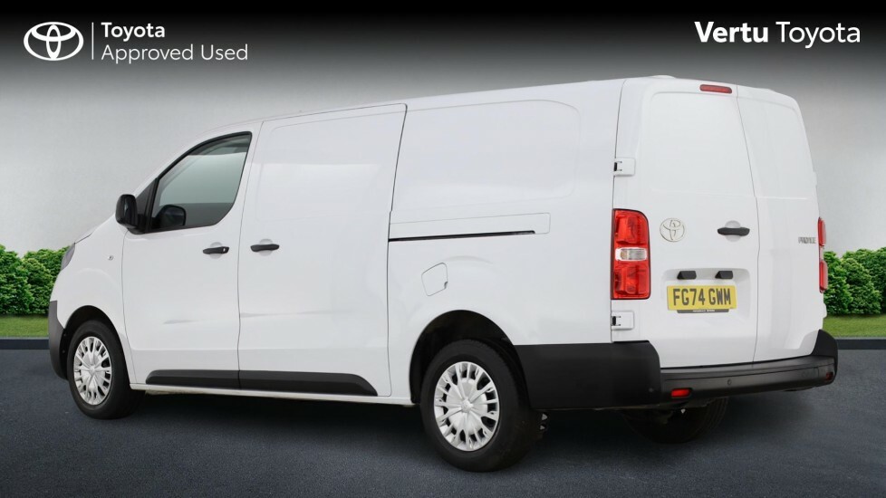Toyota PROACE Icon White #4