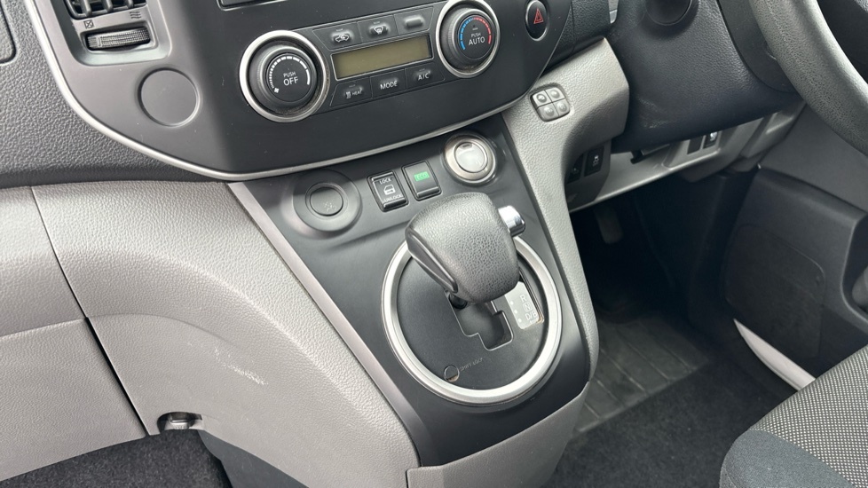 Nissan e-NV200 Acenta Panel Van White #12