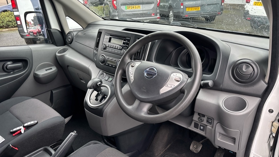 Nissan e-NV200 Acenta Panel Van White #10