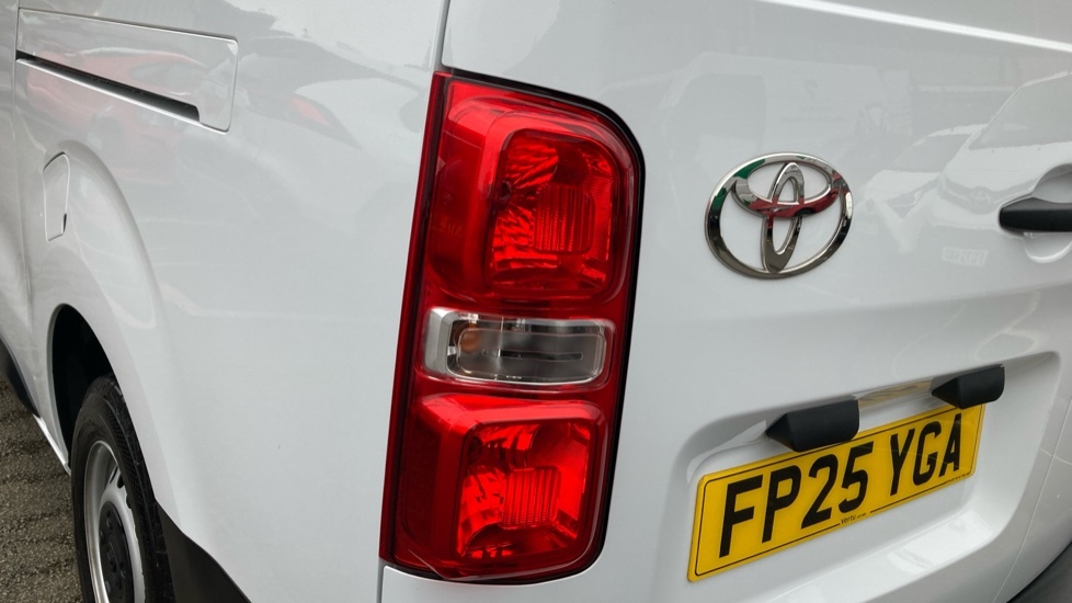 Toyota PROACE 75Kwh Icon Medium Panel Van Mwb  #20