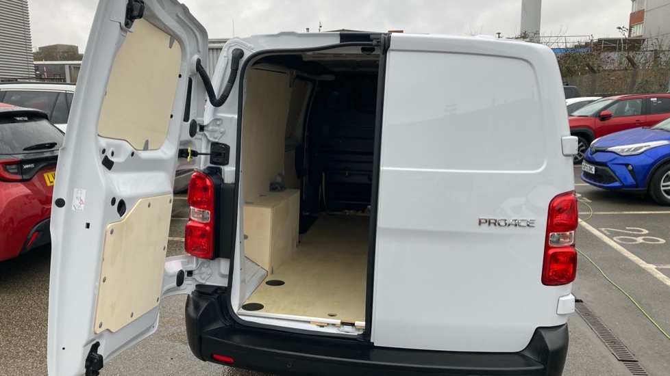Toyota PROACE 75Kwh Icon Medium Panel Van Mwb  #27