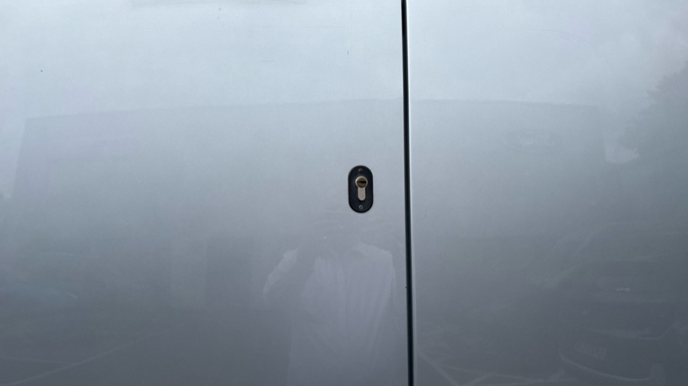 Nissan Primastar 2L Acenta Grey #25