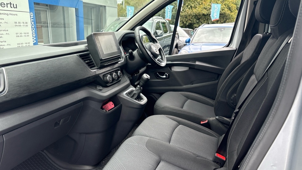 Nissan Primastar 2L Acenta Grey #13