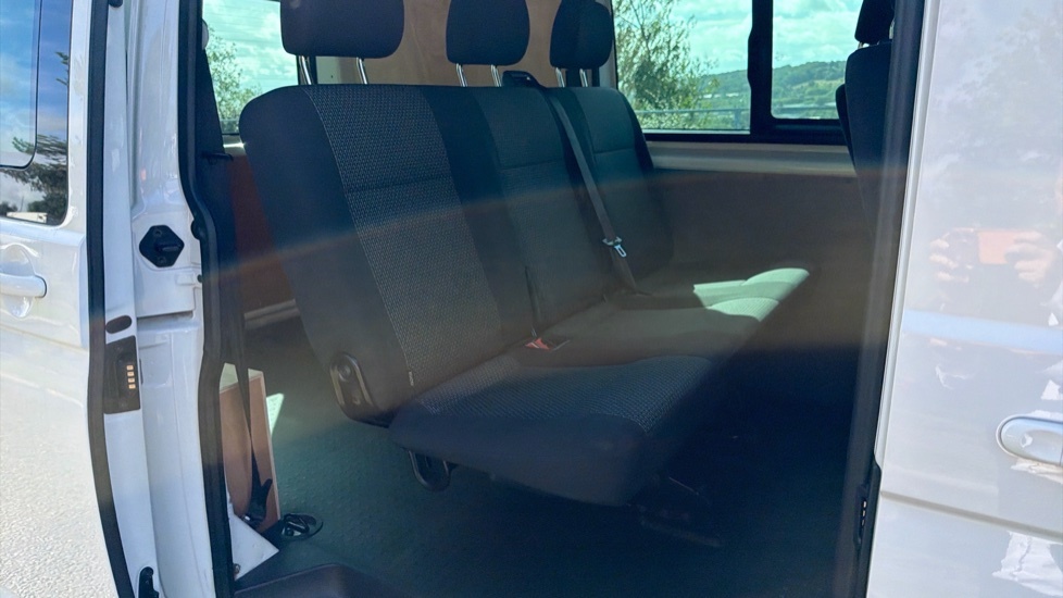 Volkswagen Transporter Highline White #5
