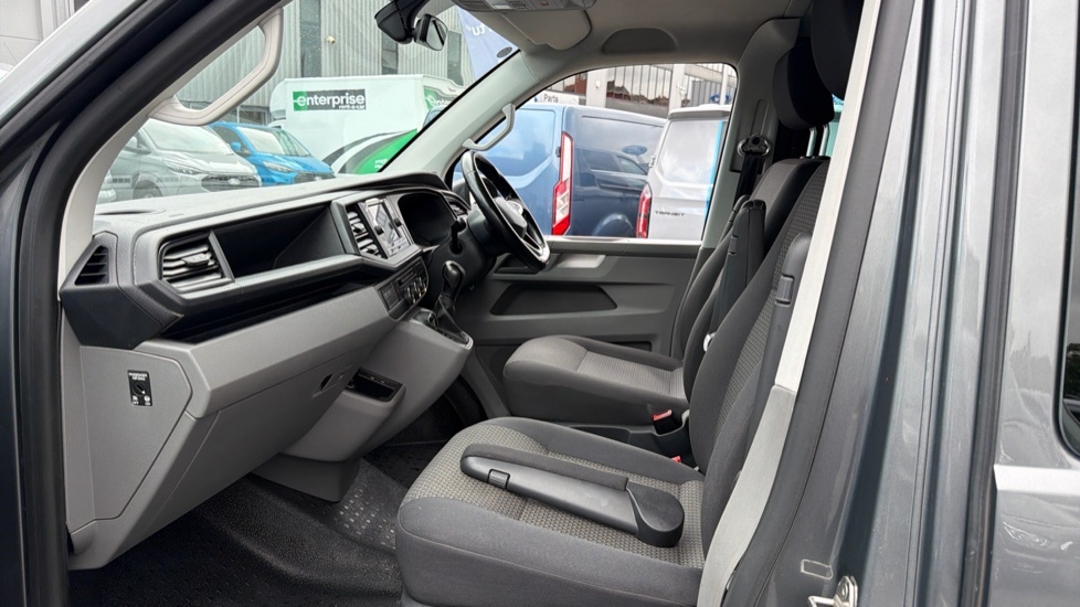 Volkswagen Transporter Panel Van Highline Lwb 199Ps #19
