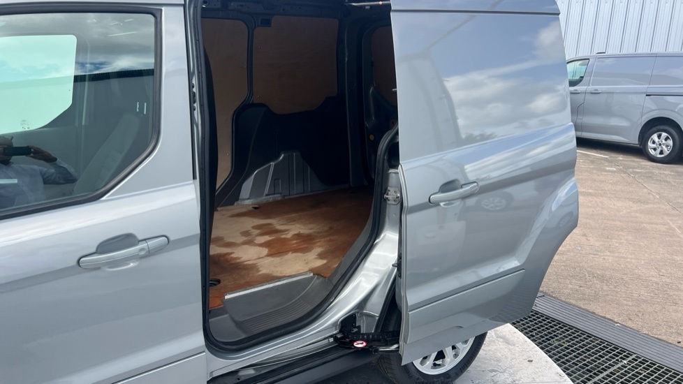 Ford Transit Connect 240 Swb 1.5 Tdci Limited 100Ps Black #38