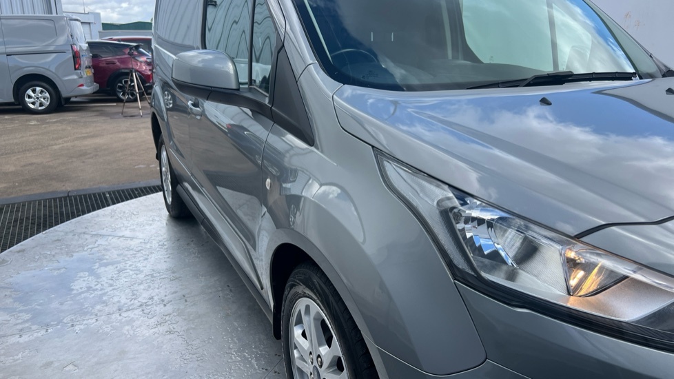 Ford Transit Connect 240 Swb 1.5 Tdci Limited 100Ps Black #40