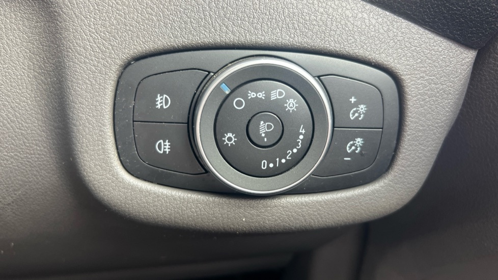 Ford Transit Connect 240 Swb 1.5 Tdci Limited 100Ps Black #27