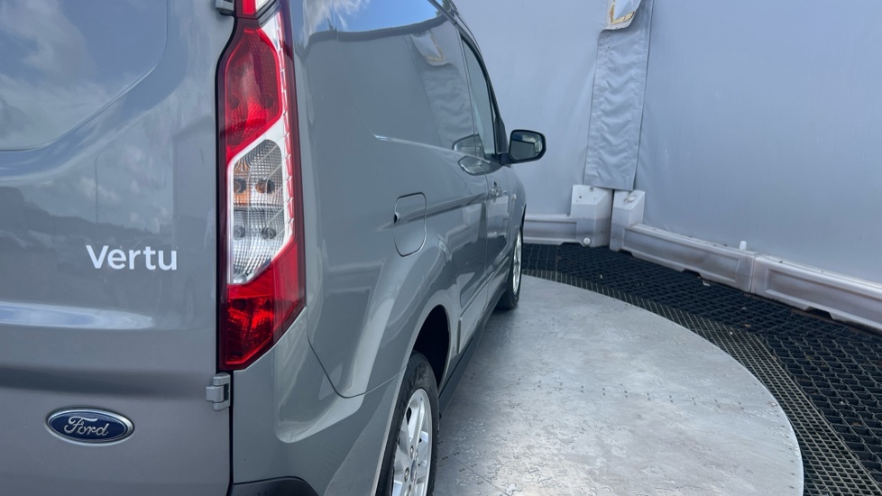 Ford Transit Connect 240 Swb 1.5 Tdci Limited 100Ps Black #32