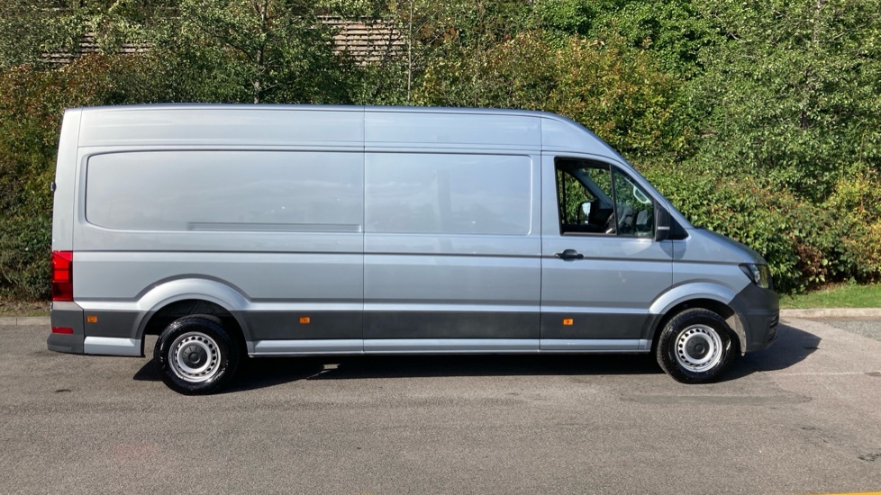 Volkswagen Crafter Cr35 Panel Van Commerce Mwb 140 Ps 2.0 Tdi 6Sp Man White #9