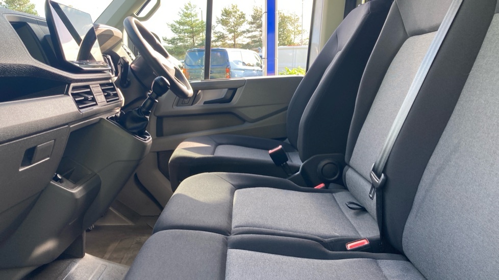 Volkswagen Crafter Cr35 Panel Van Commerce Mwb 140 Ps 2.0 Tdi 6Sp Man White #13