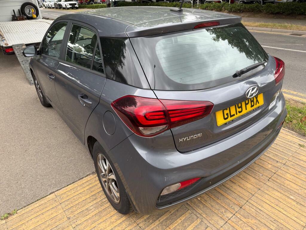 Hyundai I20 Hatchback White #5