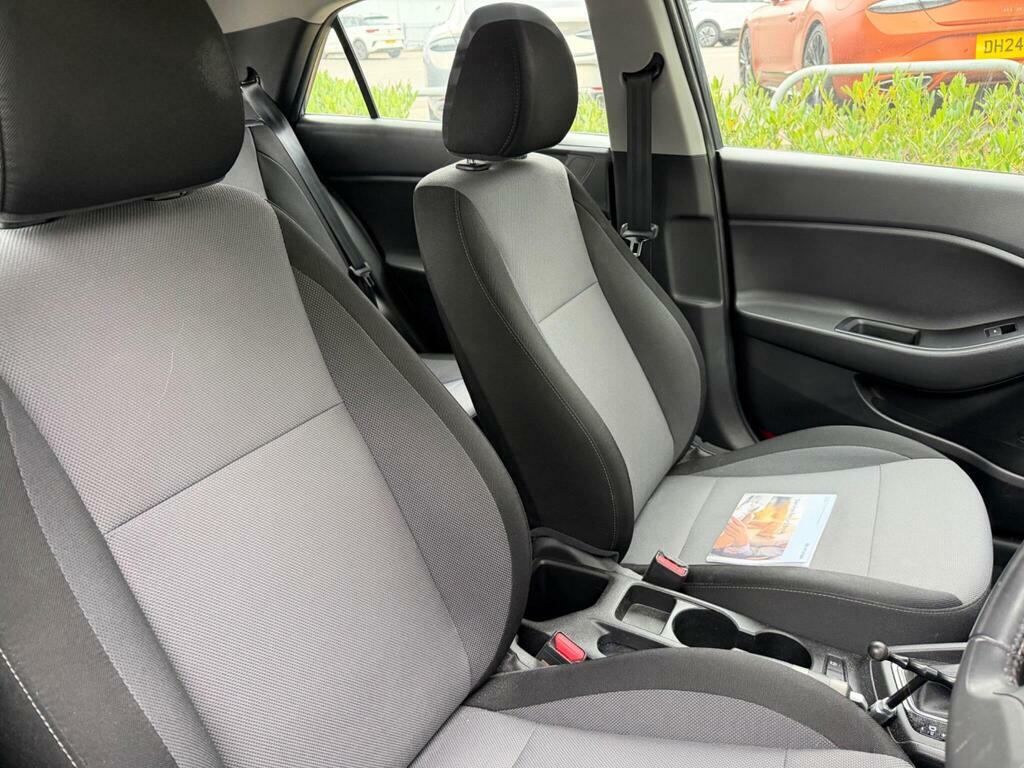 Hyundai I20 Hatchback White #6