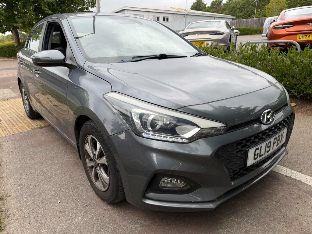 Hyundai I20 Hatchback White #1