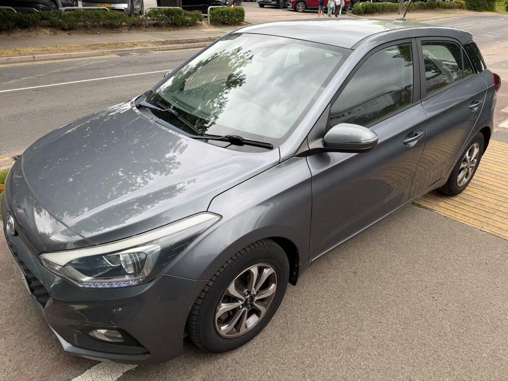 Hyundai I20 Hatchback White #4