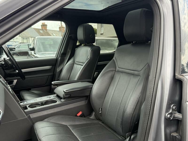 Land Rover Discovery Se Black #23