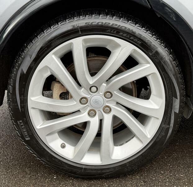 Land Rover Discovery Se Black #19