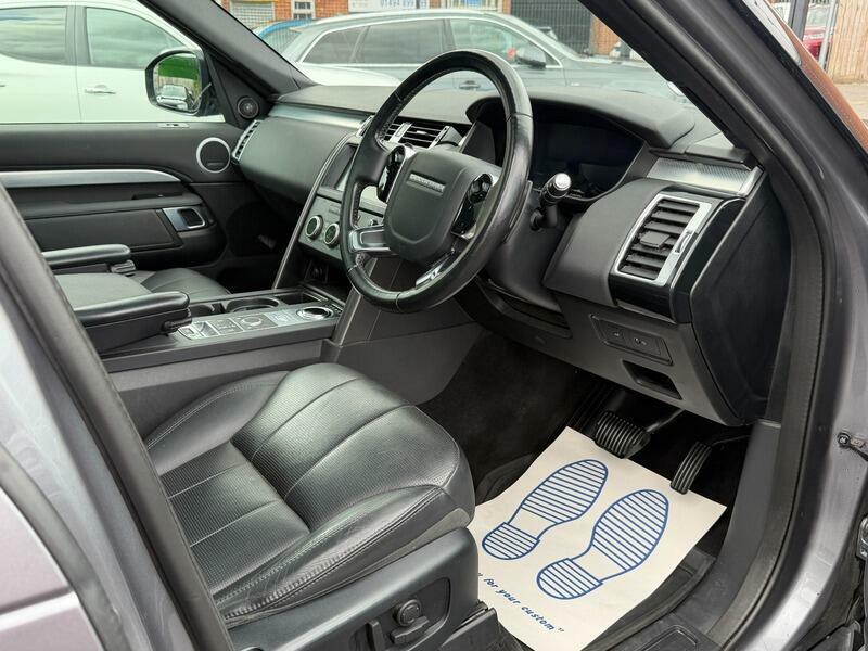 Land Rover Discovery Se Black #24