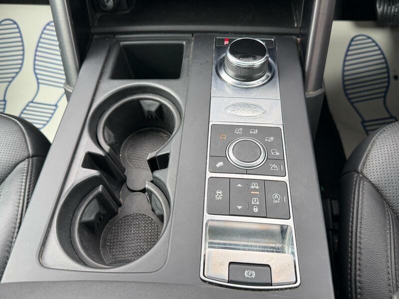 Land Rover Discovery Se Black #32