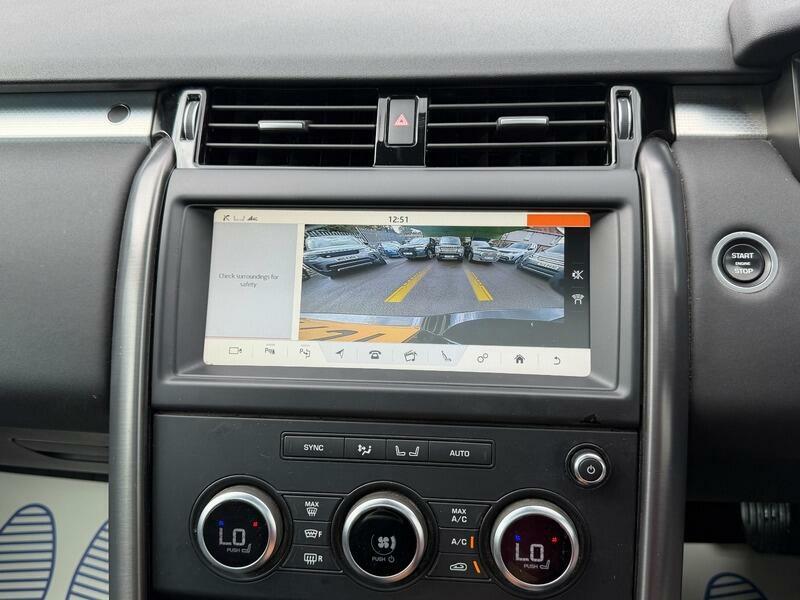 Land Rover Discovery Se Black #34