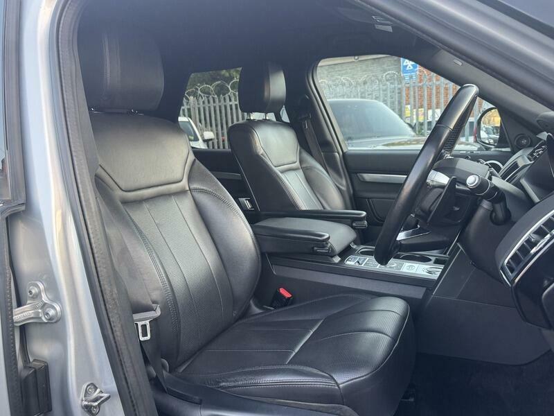 Land Rover Discovery Td4 Se Tech Black #30