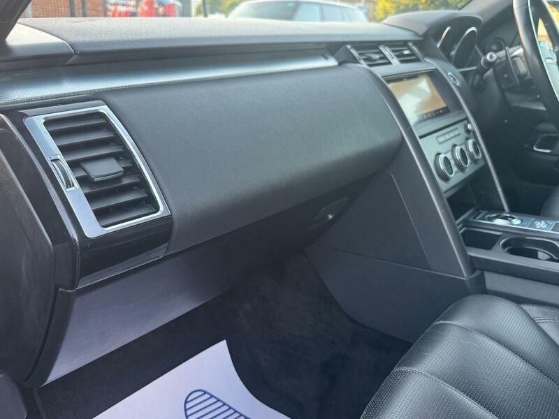 Land Rover Discovery Td4 Se Tech Black #51