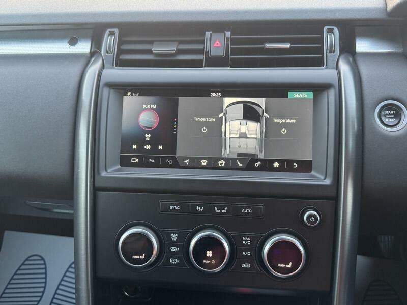 Land Rover Discovery Td4 Se Tech Black #42