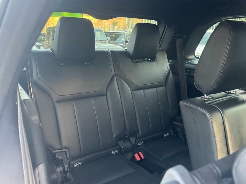 Land Rover Discovery Td4 Se Tech Black #63