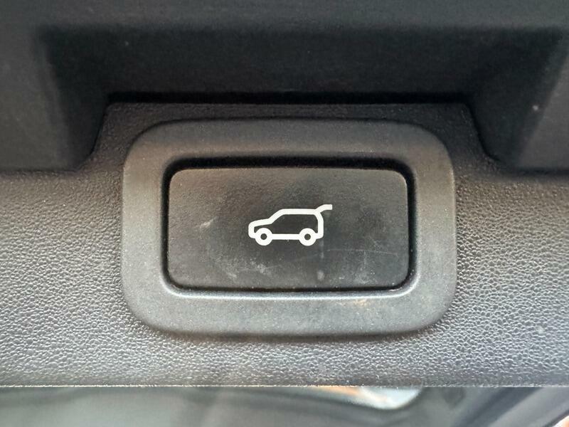 Land Rover Discovery Td4 Se Tech Black #67