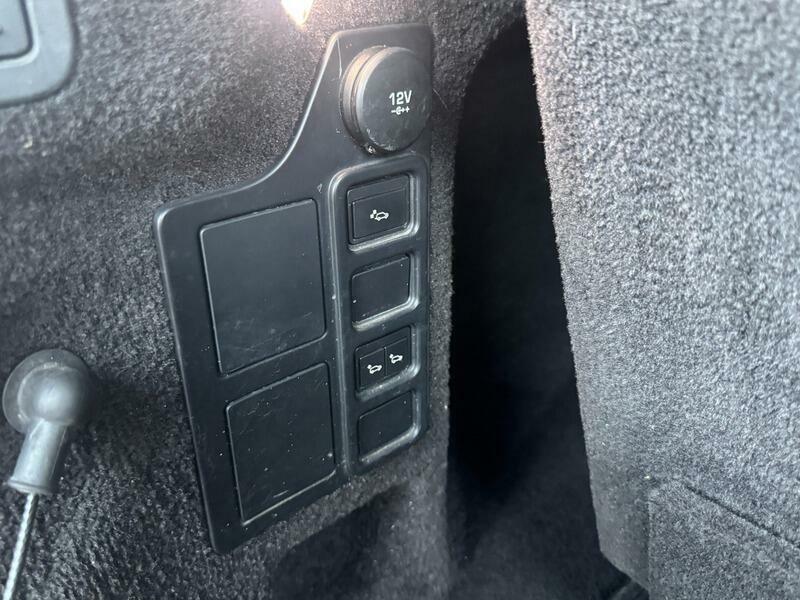 Land Rover Discovery Td4 Se Tech Black #66